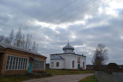 Церковь в деревне Полищи (близ Кулотино)
