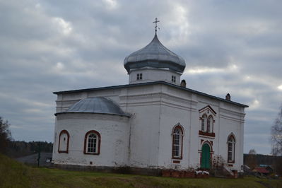 Церковь в деревне Полищи (близ Кулотино)
